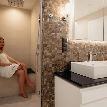 Inqse Marina Aparthotel 4*