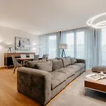 Inqse Marina 公寓式酒店